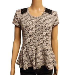 Knitted Floral Short Sleeve Peplum Sweater